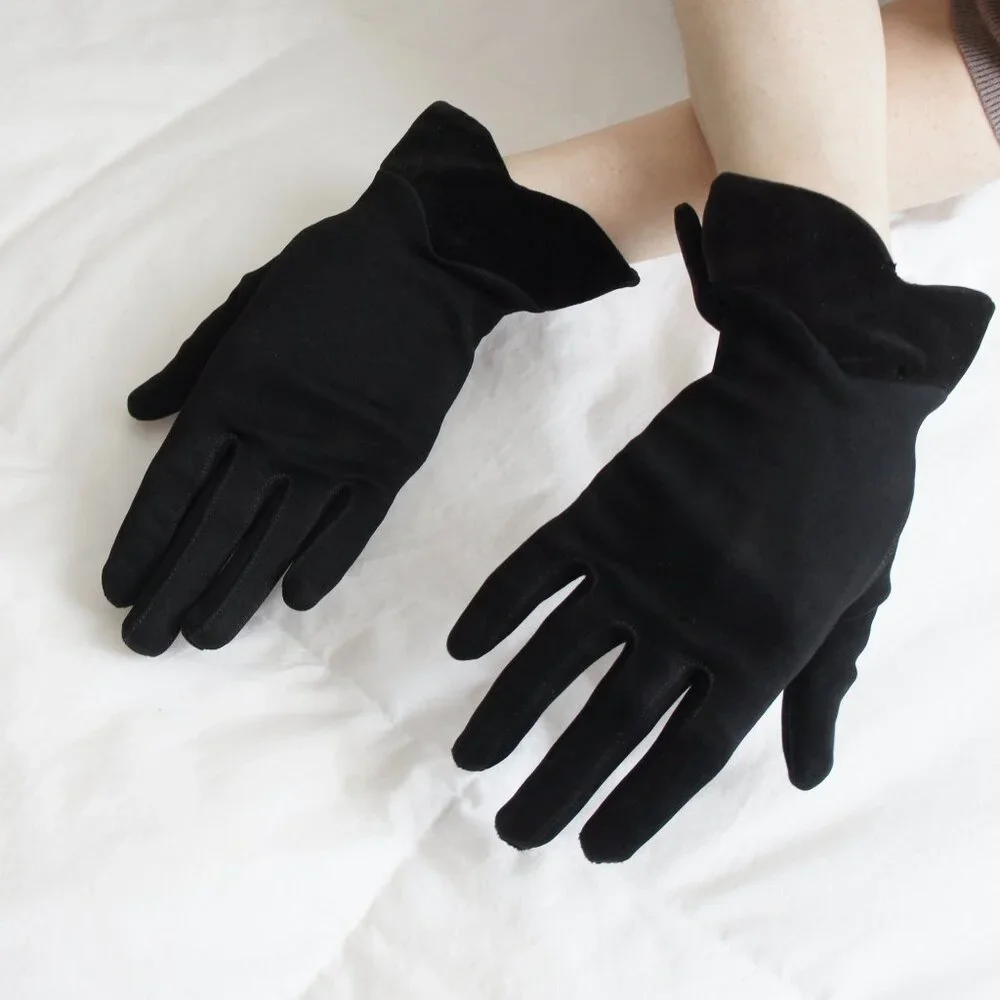 Black Vintage Gloves With Pointed Velvet Cuffs Size Medium